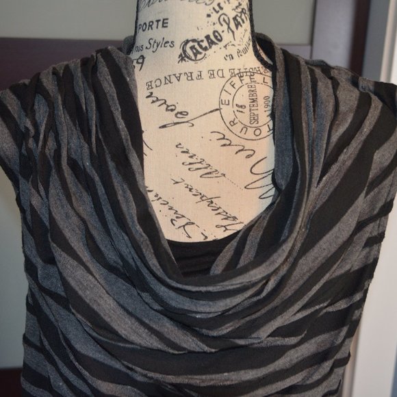 Dress - Picture 6 of 8